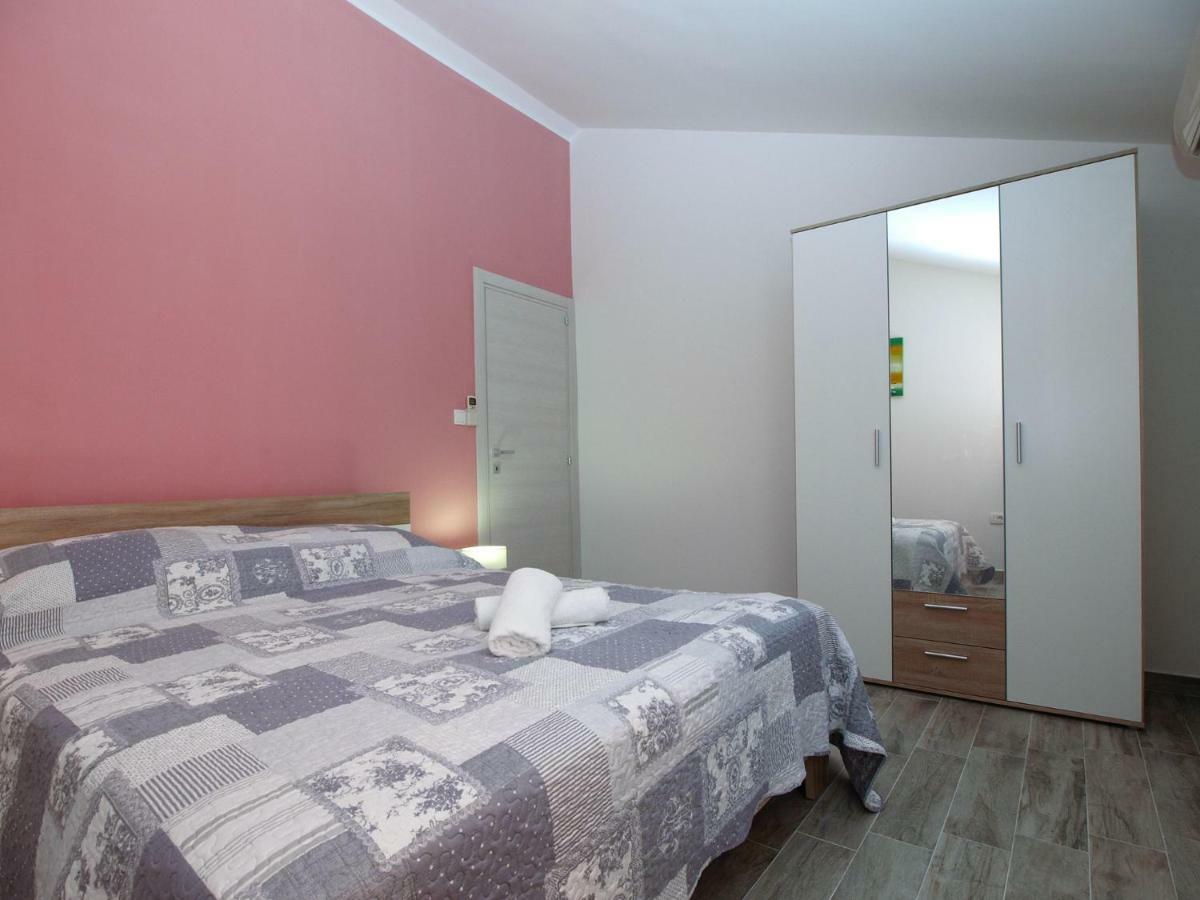 Apartments Oriana 898 プーラ エクステリア 写真